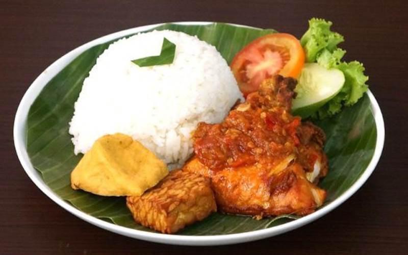 Ayam Penyet Tulang Lunak