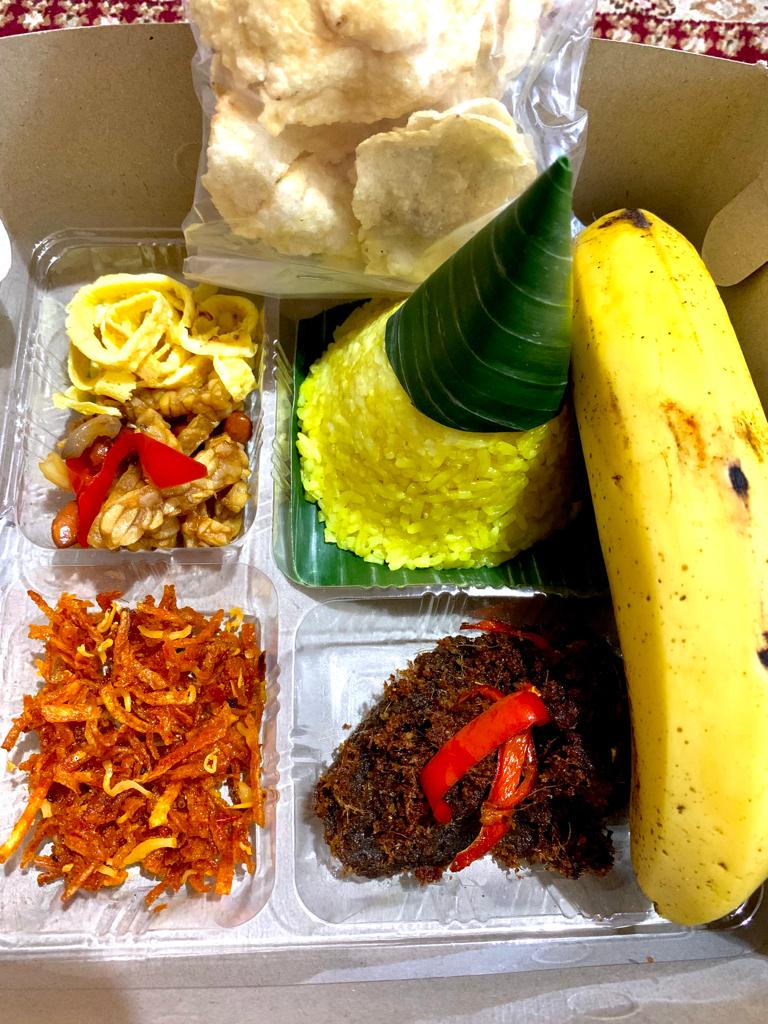 (Sukeng Prihatin Catering) Paket nasi kuning/putih komplite