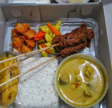 (AMJ-06) Paket Nasi Sate Gulai