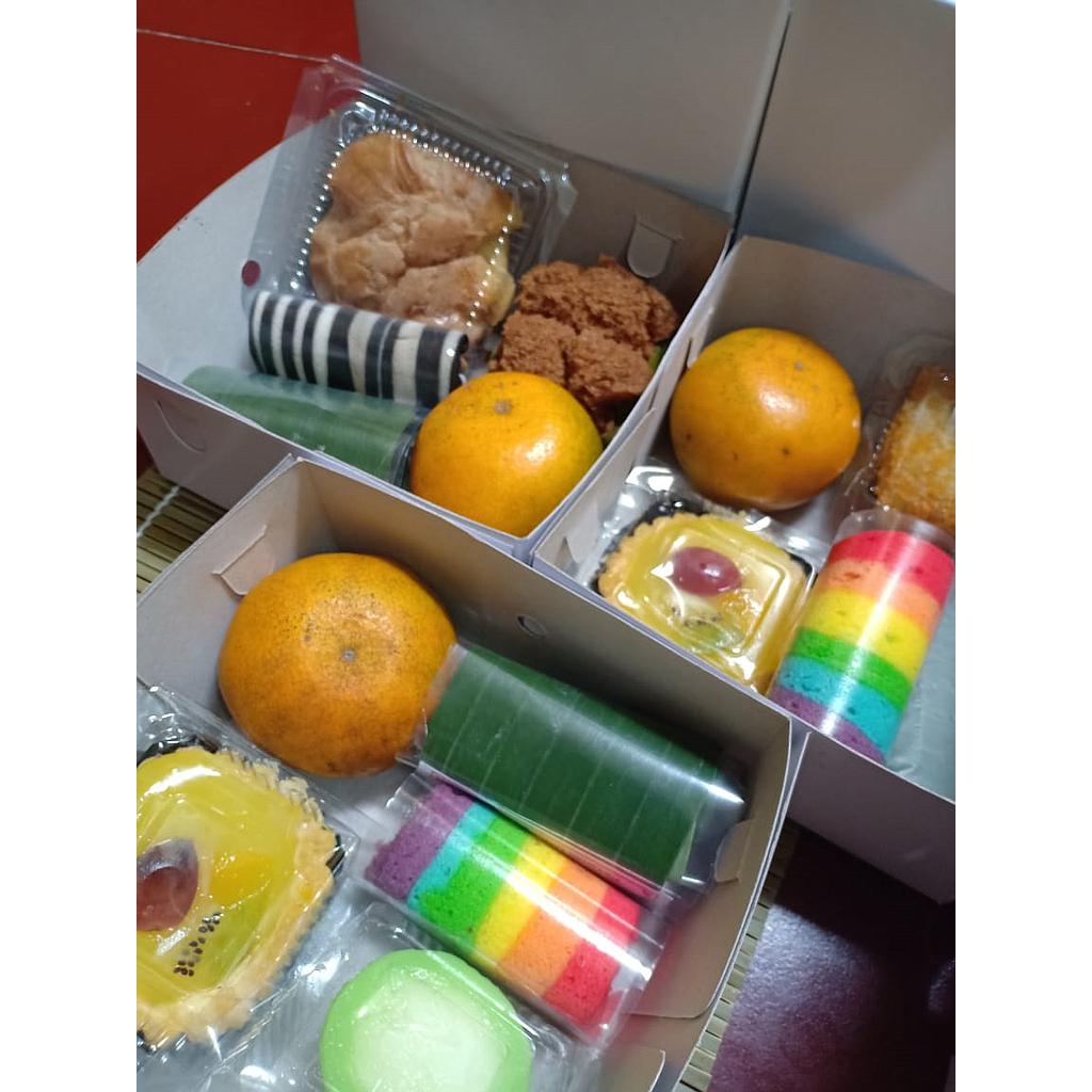 Snack Box 2/ Catering Satu Satu Delapan