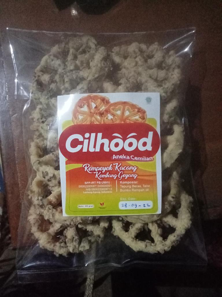 rempeyek kacang kembang goyang