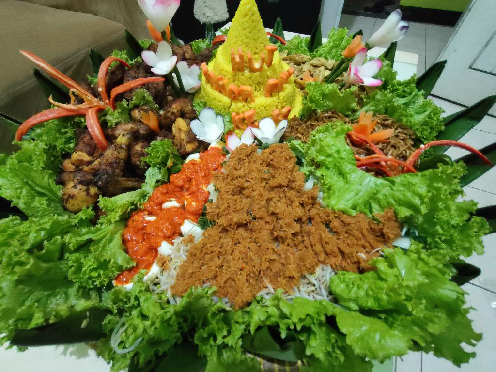 Tumpeng Nasi Kuning/Putih