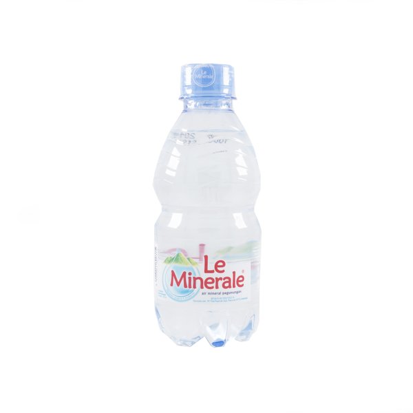 Le Minerale ukuran 330 ml