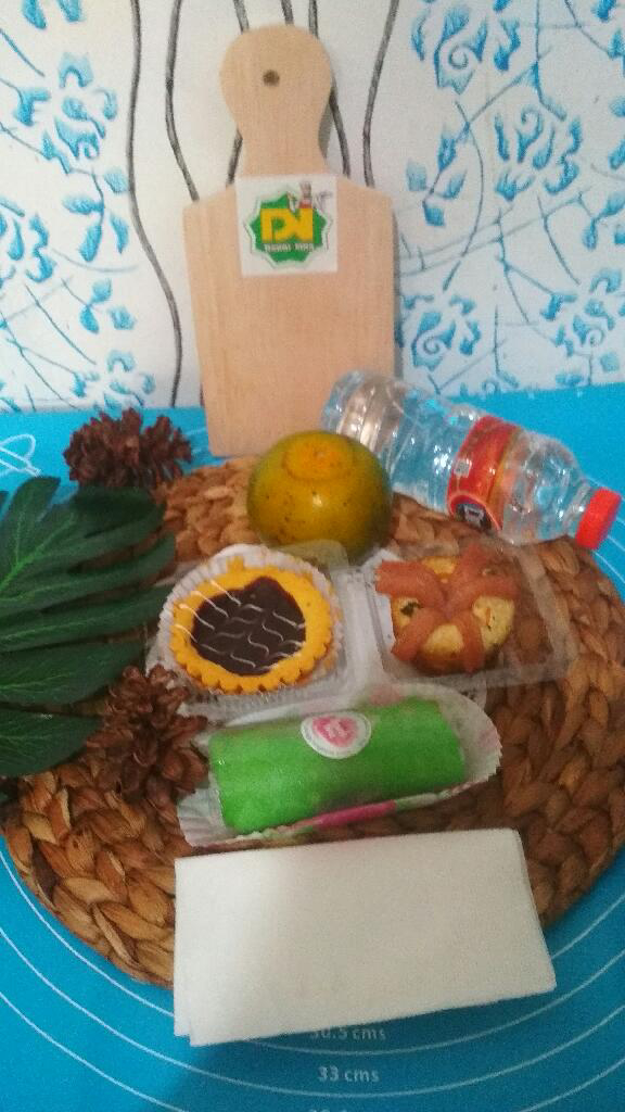 Snack box 8