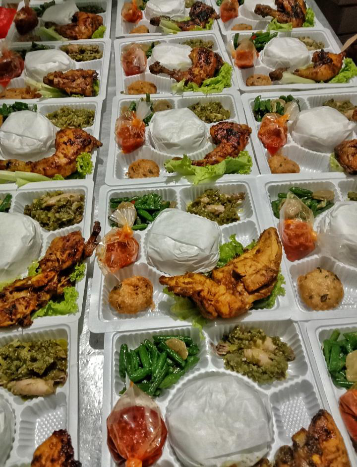 Kita Kenyang Pie Susu Jumbo Nasi Box