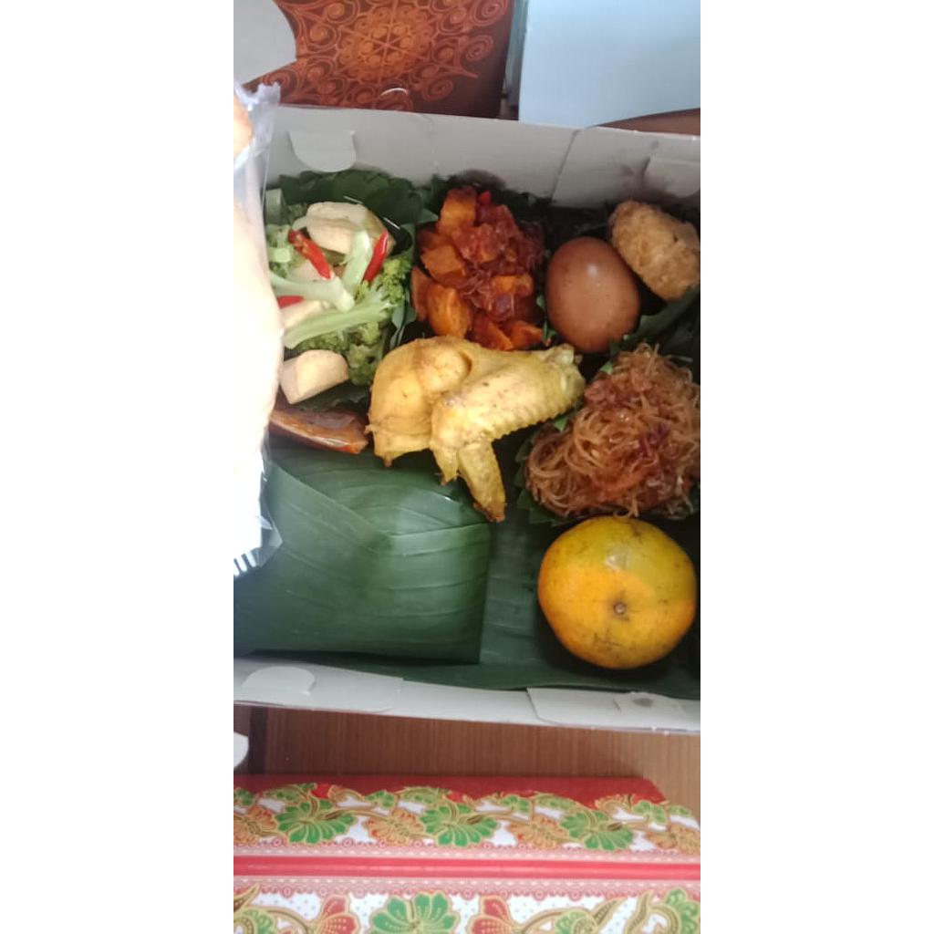 Paket I Lunch Box Dapoer Srigendis