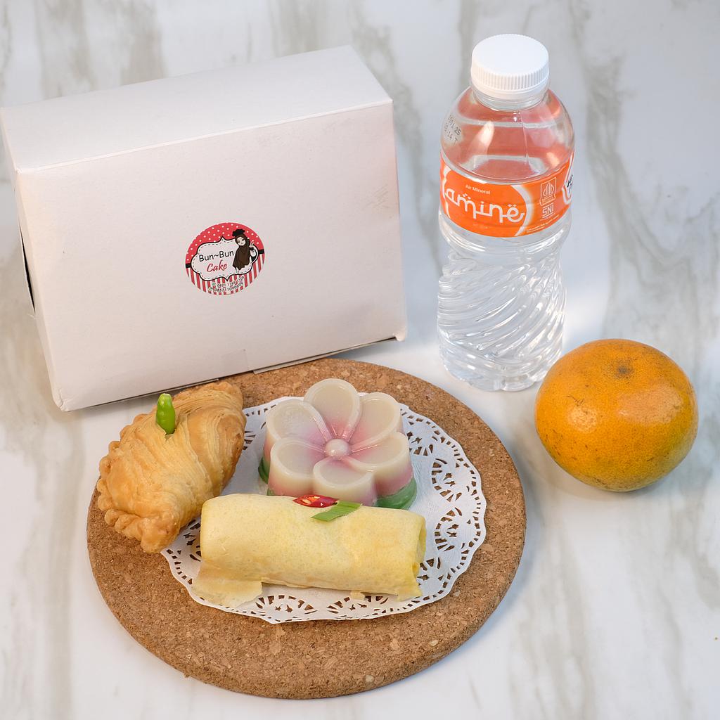 snack box B. Bun Bun Cake