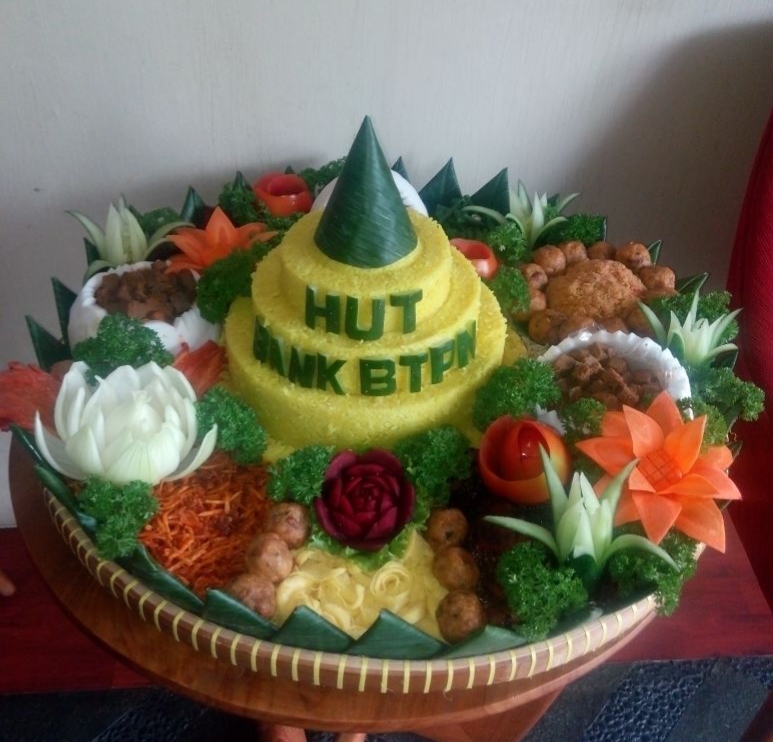 Tumpeng 15 Porsi by Nurma
