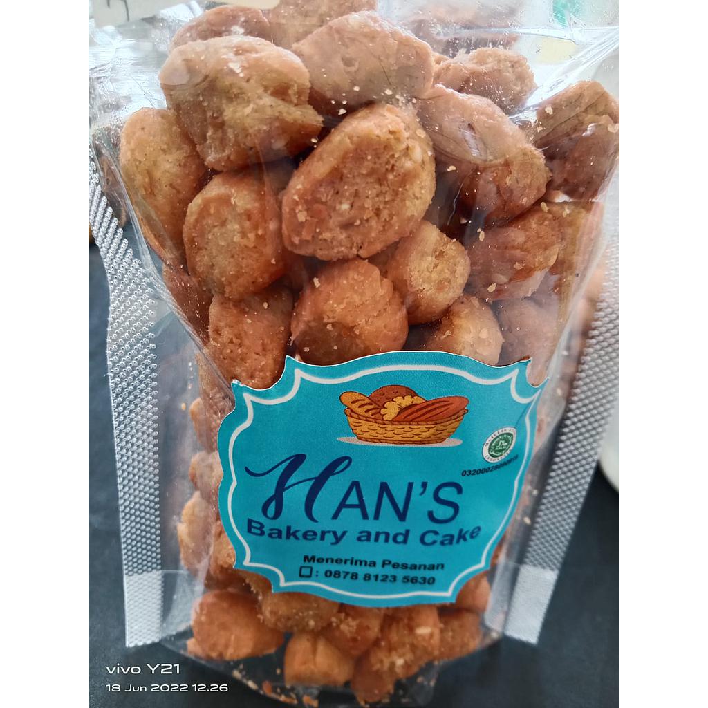 Biji Ketapang Han's Bakery And Cake