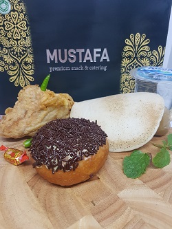 Snack Mustafa 20 ( Donat coklat keju, Tahu Berontak, Serabi GUla Jawa )