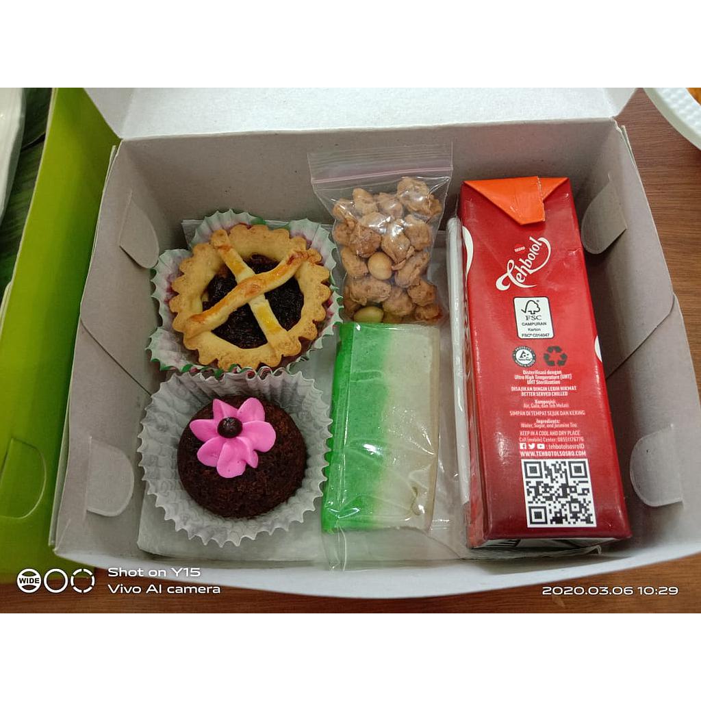 Paket Snack Box D