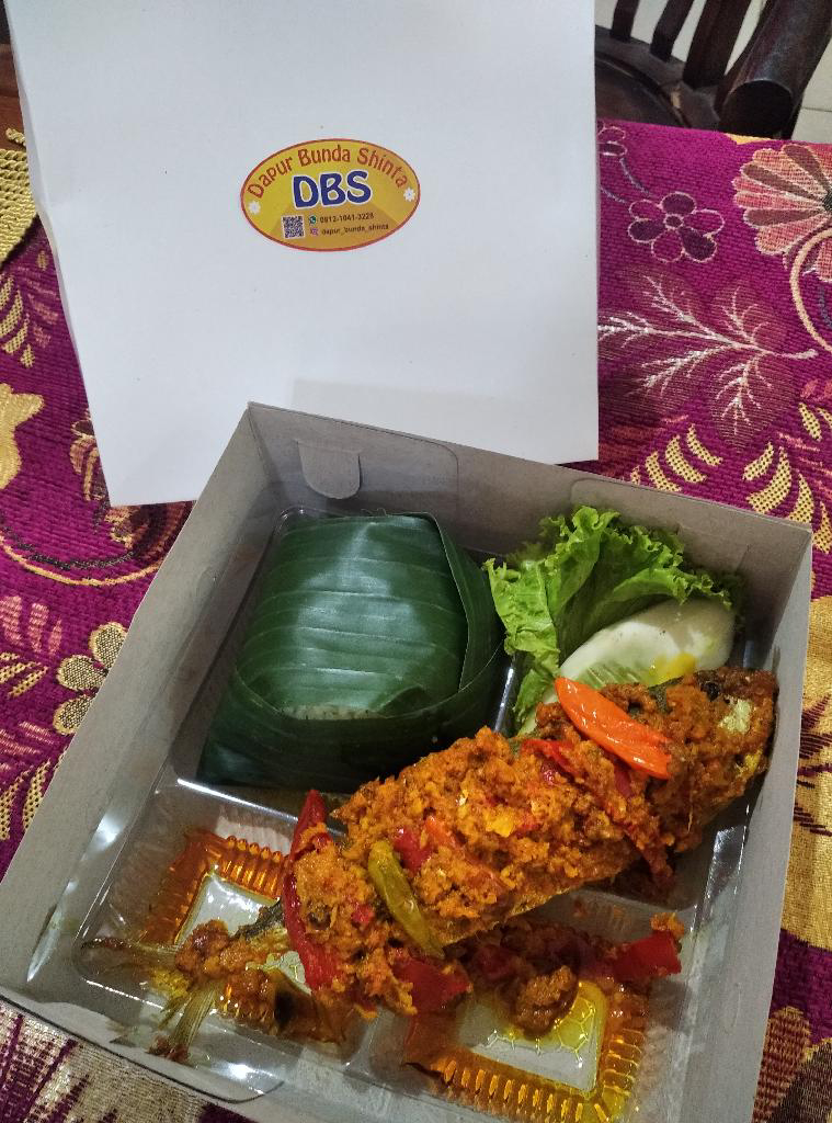 Nasi Box Paket A Pesmol Ikan DBS