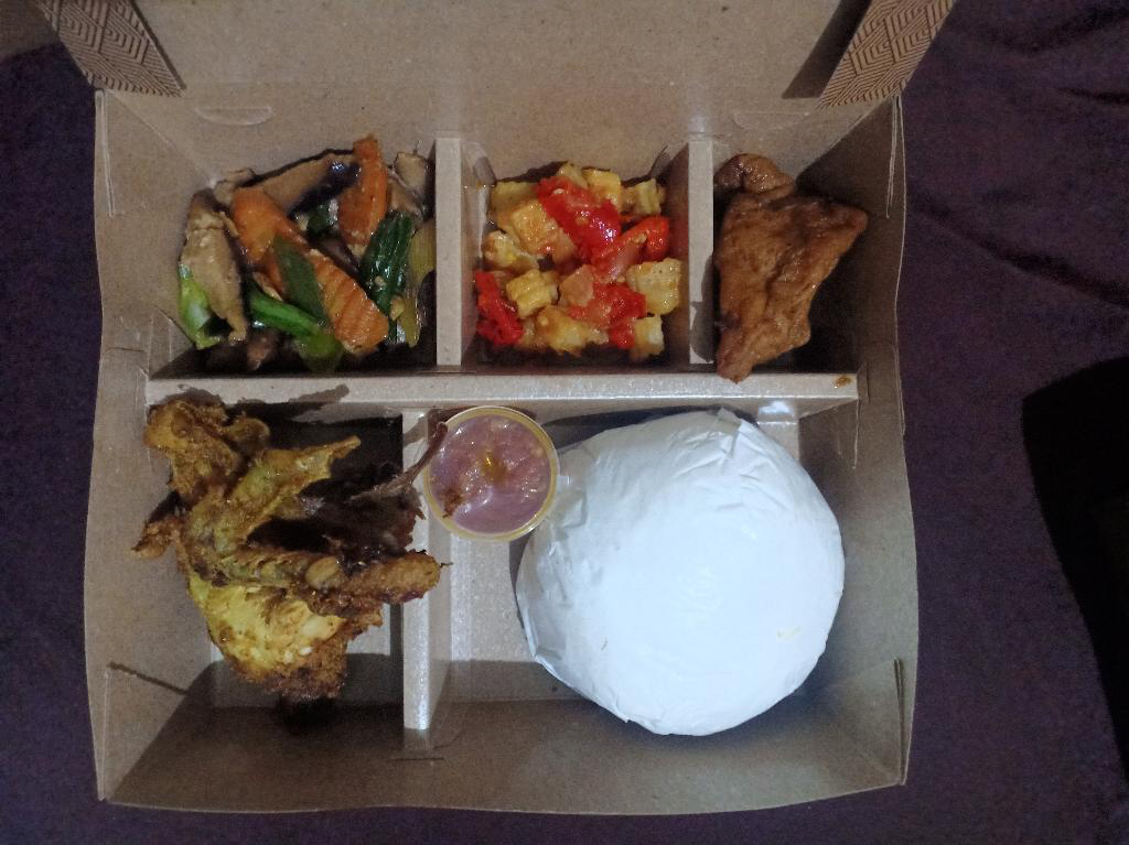 Nasi Ayam Goreng Lengkuas 