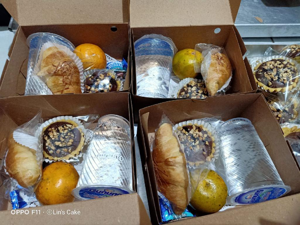 Snack Box Paket C | Lin's Cake