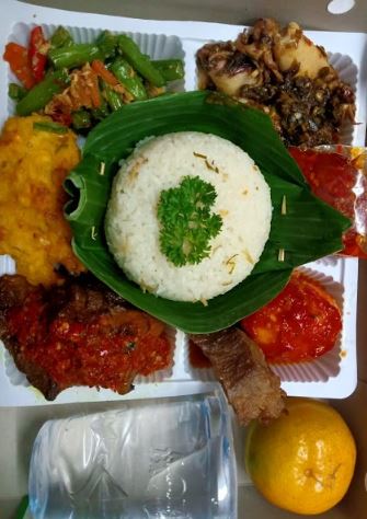 Nasi Ayam Bumbu Rujak Free Jus