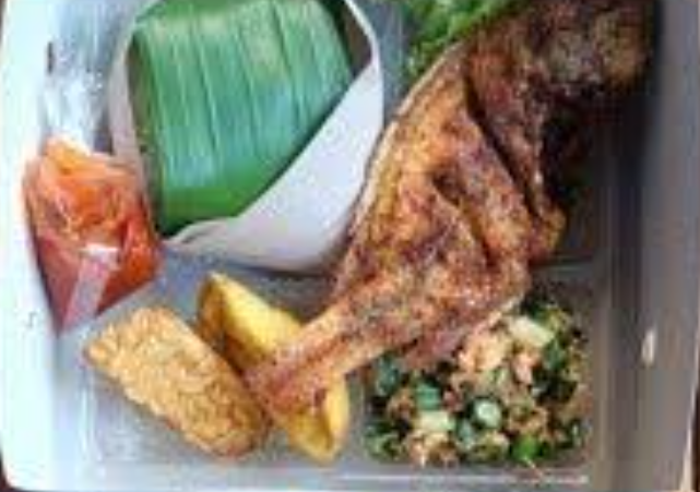 Nasi box paket ikan goreng dapur nayyara