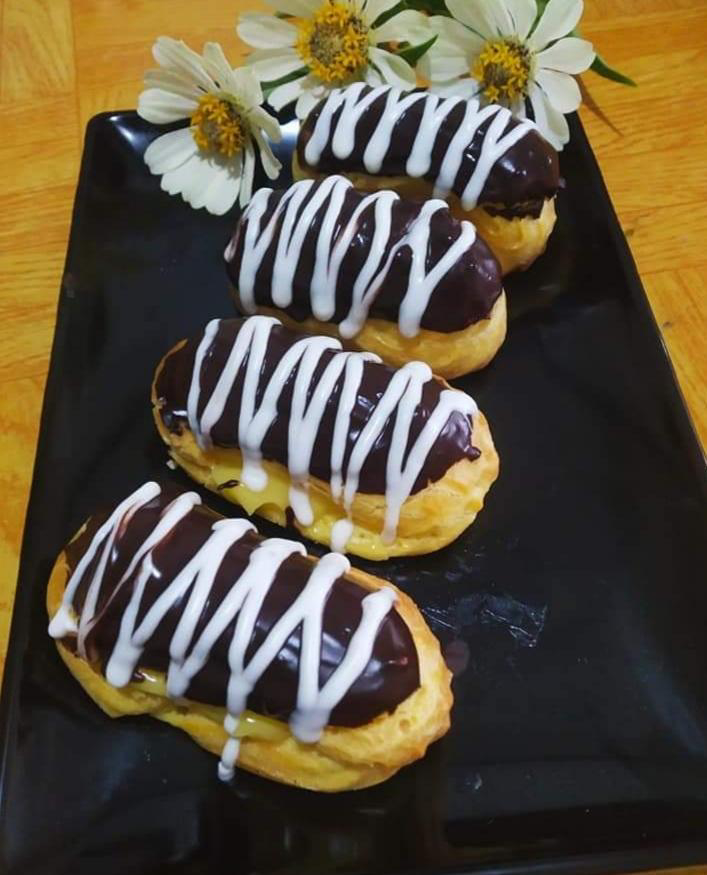 Eclair by Nitas Cake