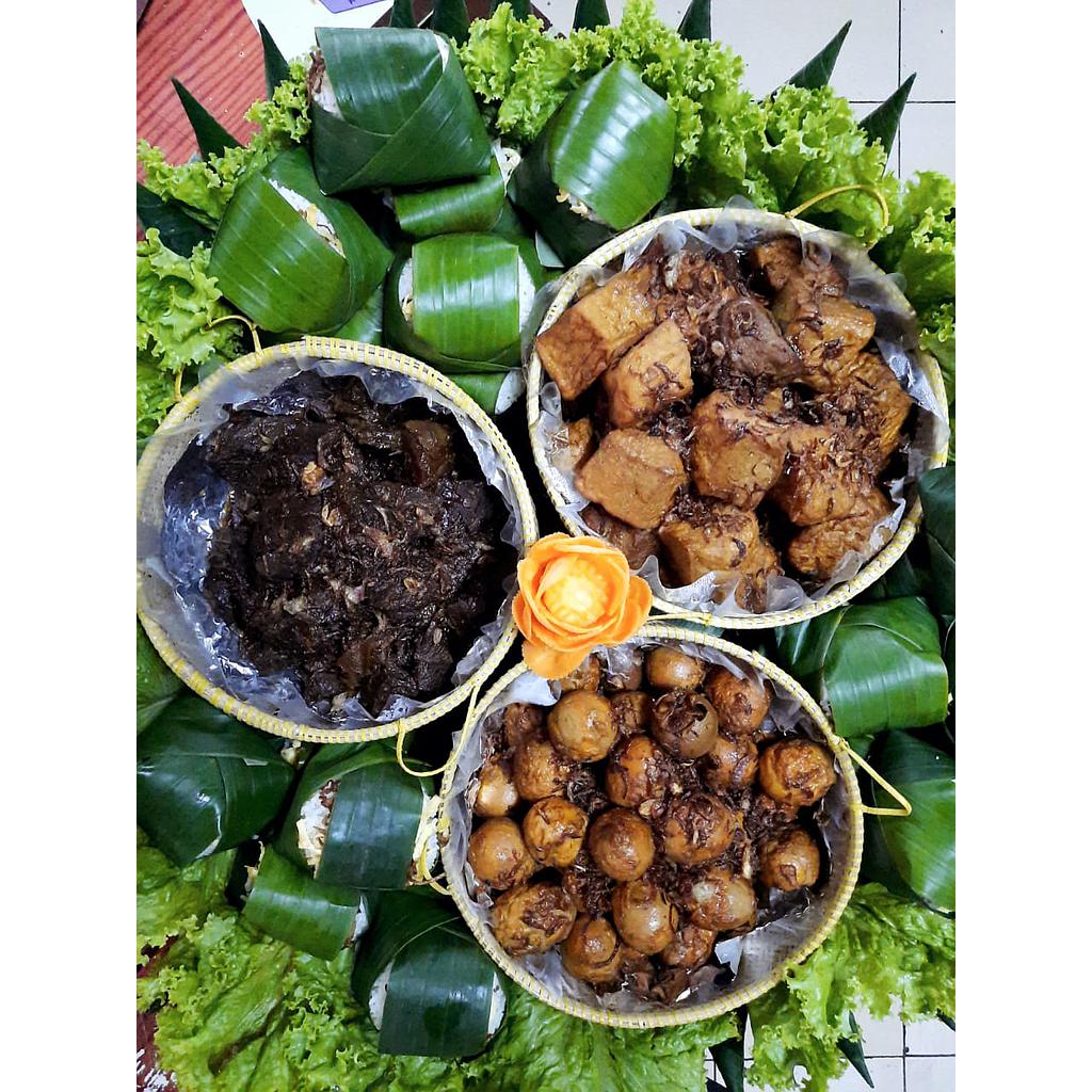 Tumpeng Nasi Uduk