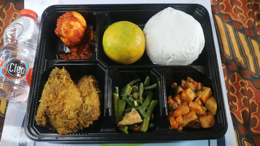 Ayam srundeng 