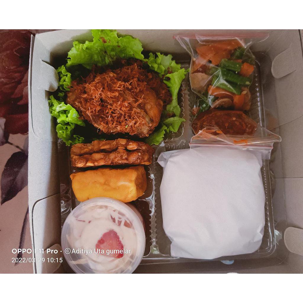 Paket Sultan (Nasi dan Snack)  By Mak Gemboel