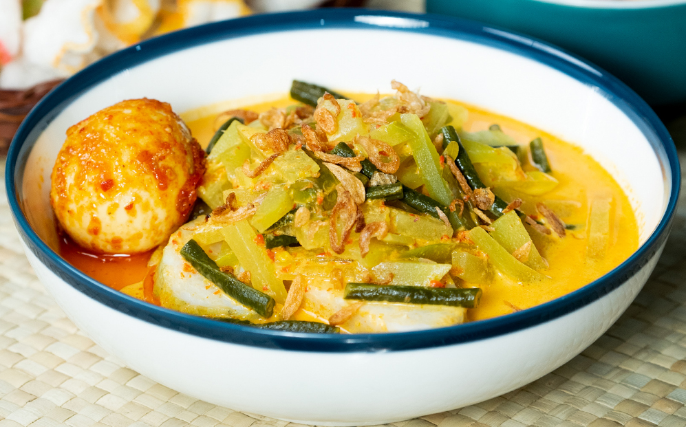 Ketupat / Lontong Sayur Khas Betawi