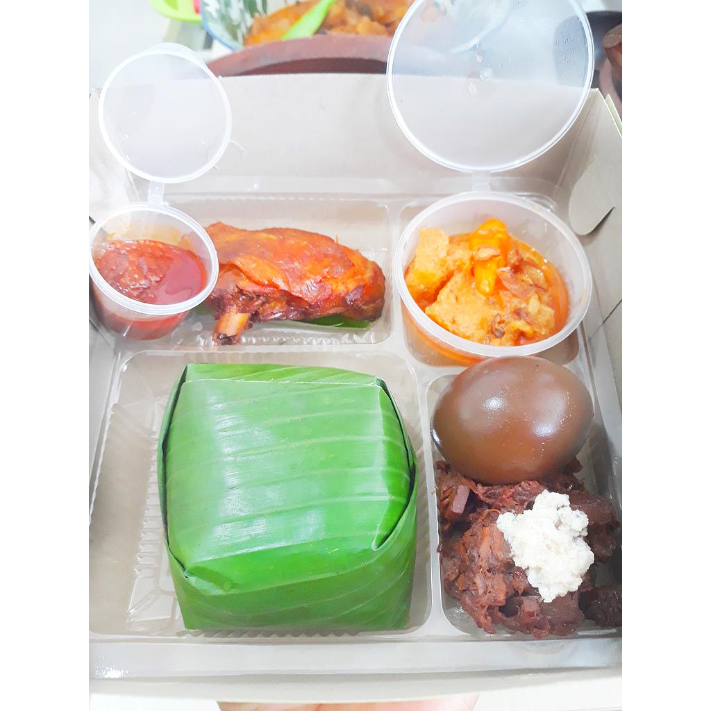 Nasi Gudeg Ayam Baceman Tahu/Tempe Omah Ijo Daun