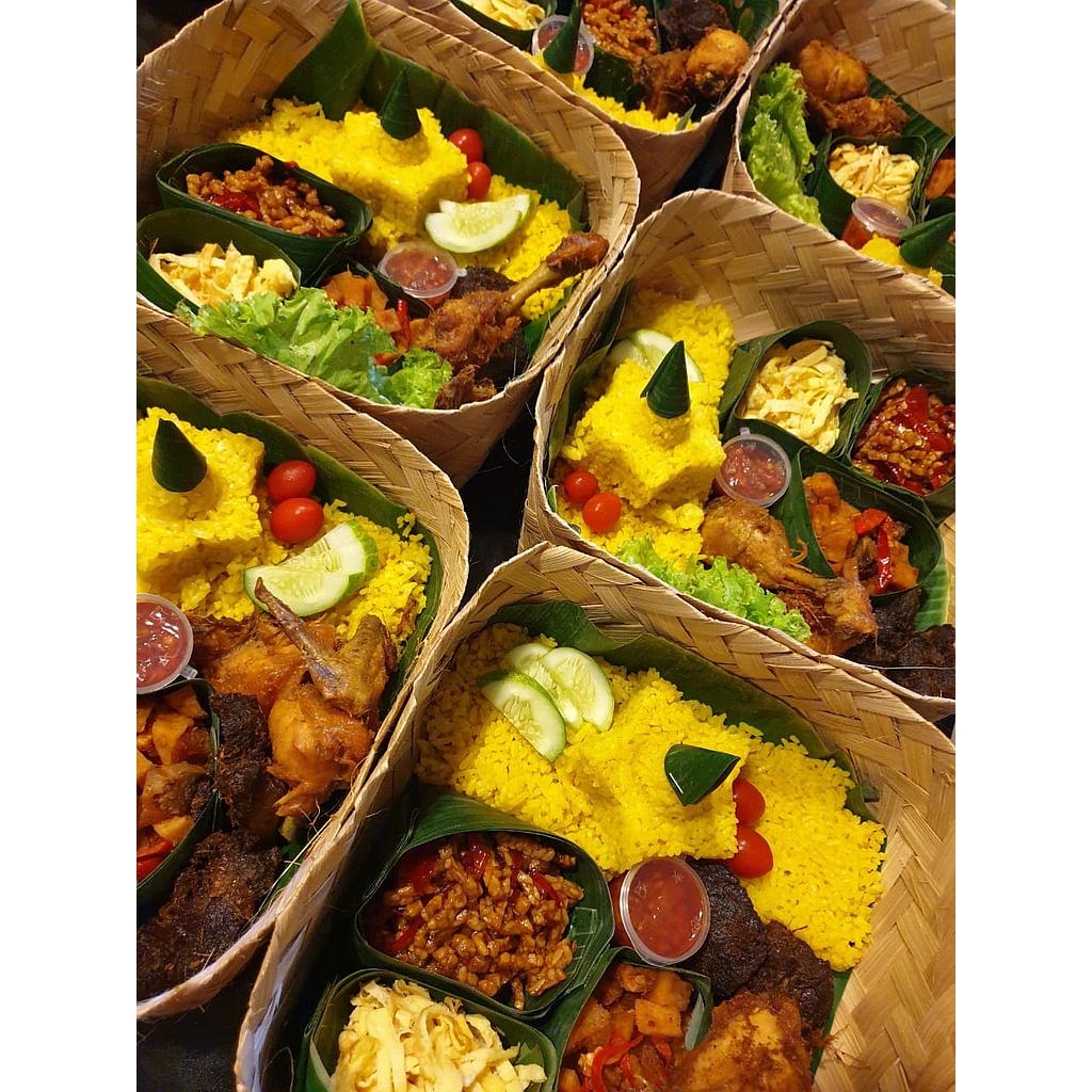 Nasi Kuning (Dapur ANggur)