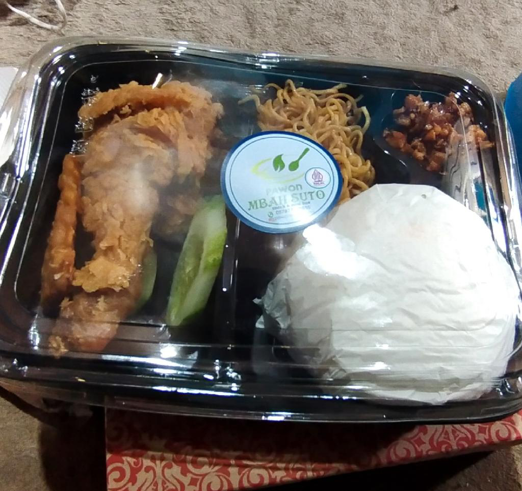 Ayam geprek suto