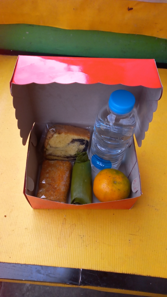 Snack Box Warnas Ummi 1