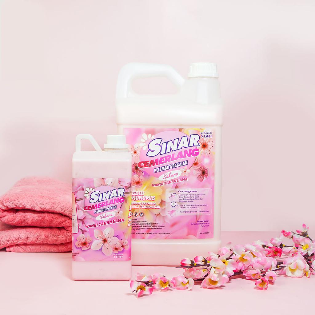 Softener Sinar Cemerlang Aroma Sakura 5 Liter