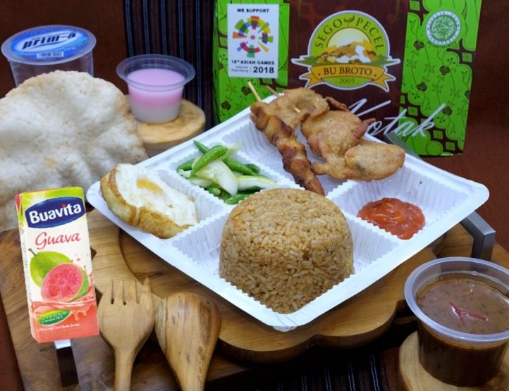 Nasi Goreng Hotel Bu Broto Komplit