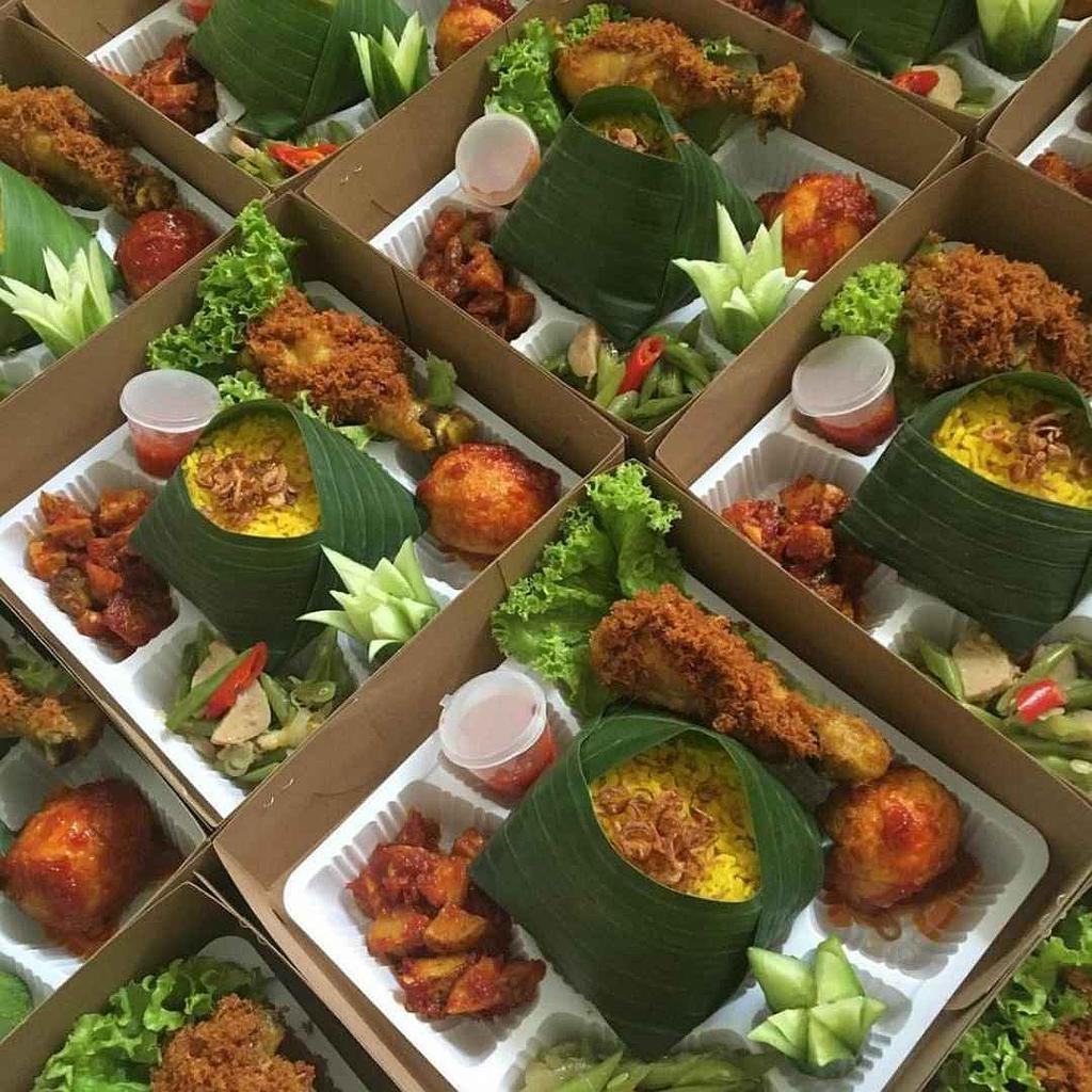 PAKET NASI KUNING BOX