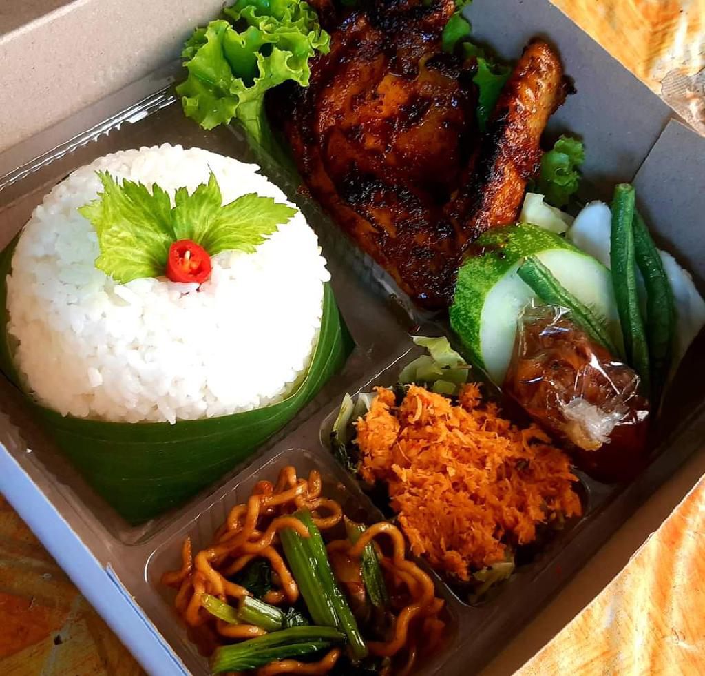 nasi komplit 