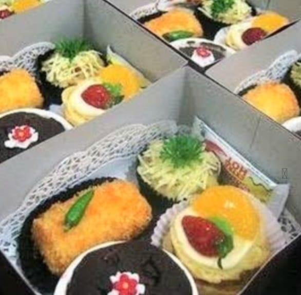 ANEKA SNACK BOX