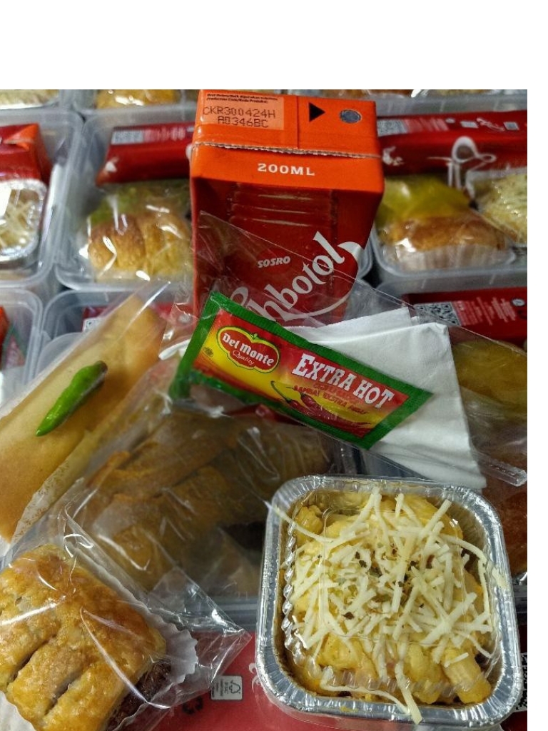 Snack box paket makaroni schotel Lin's cake 