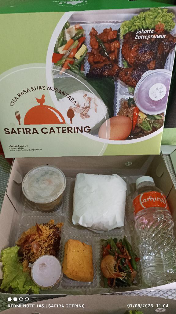 paket nasi box:daging empal gepuk