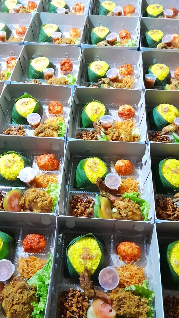 Nasi Kuning Komplit Angelica Cafe