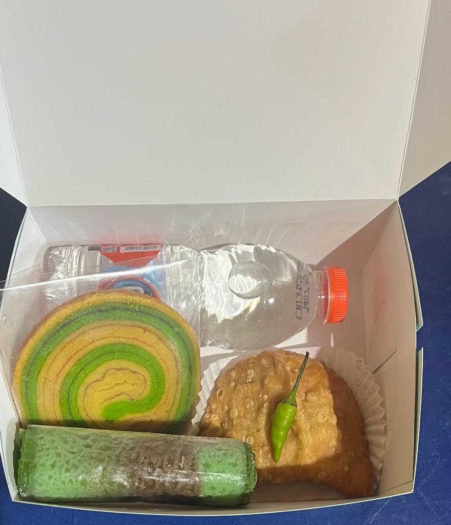 Snack Box  By Dapoer Bu Ratih