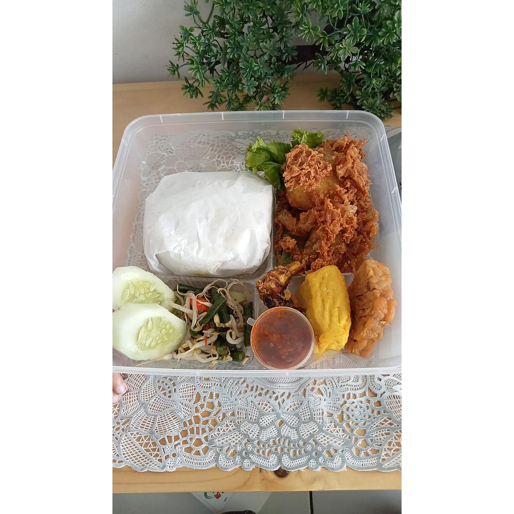 Nasi Ayam Kremes Afza Dish