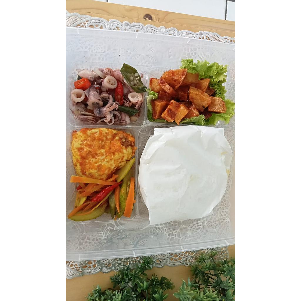 Nasi Rames Cumi Afza Dish
