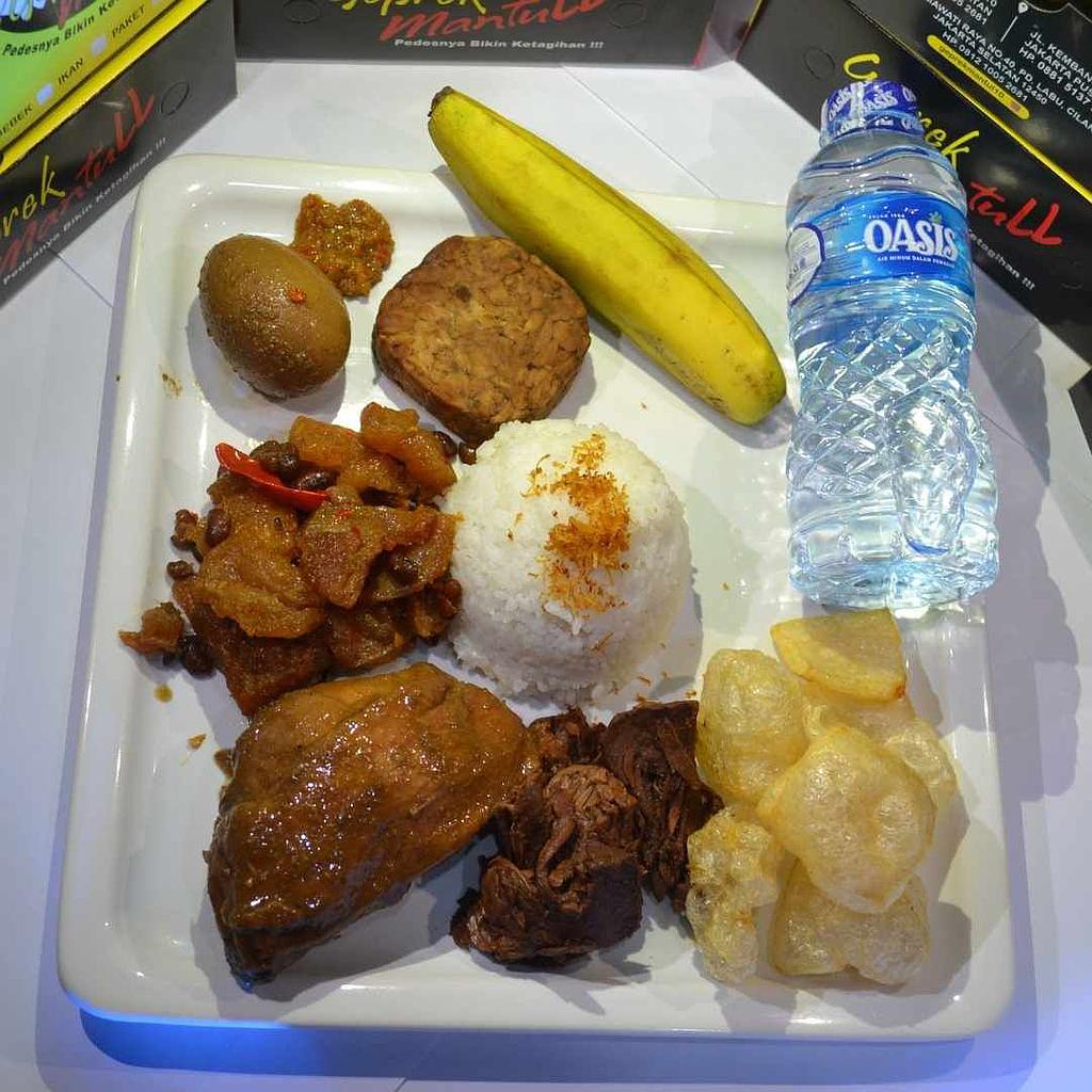 paket nasi gudeg