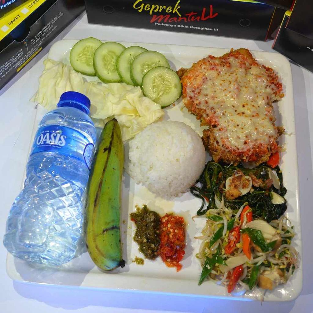 paket geprek mozarella dan sayur