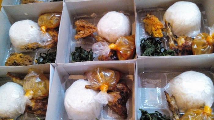 Nasi box A.W CAKERY