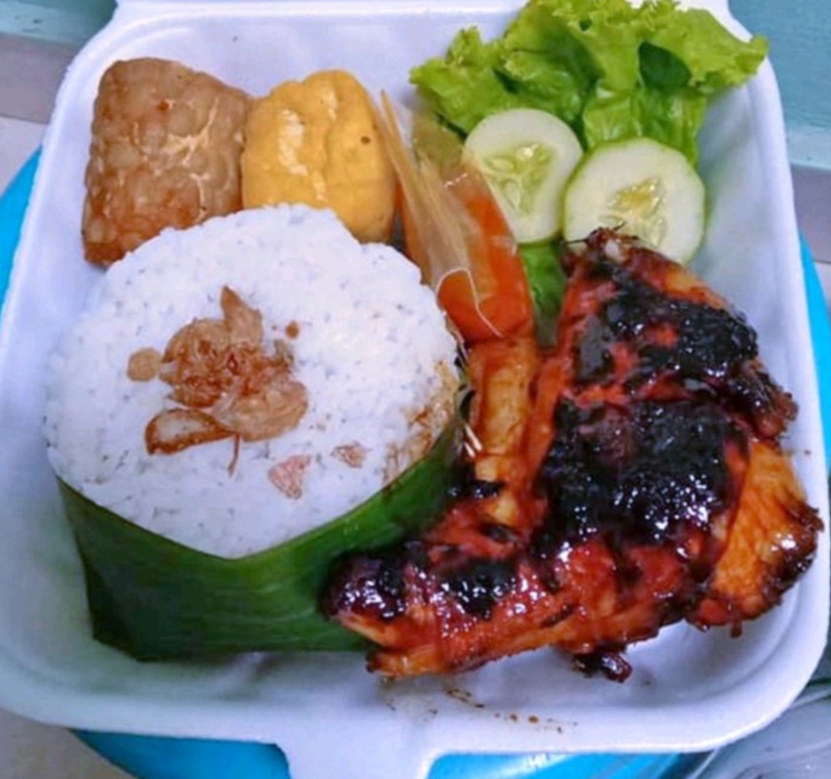 Ayam Bakar Komplit