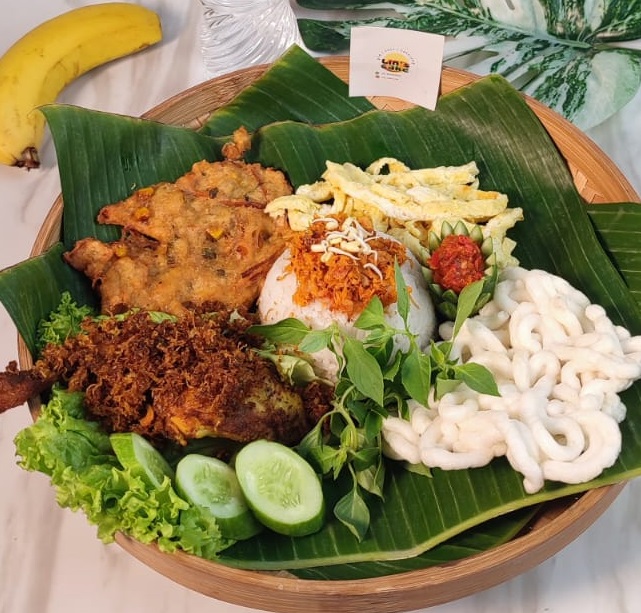 Paket Lunch Box Medium | Lin's Cake