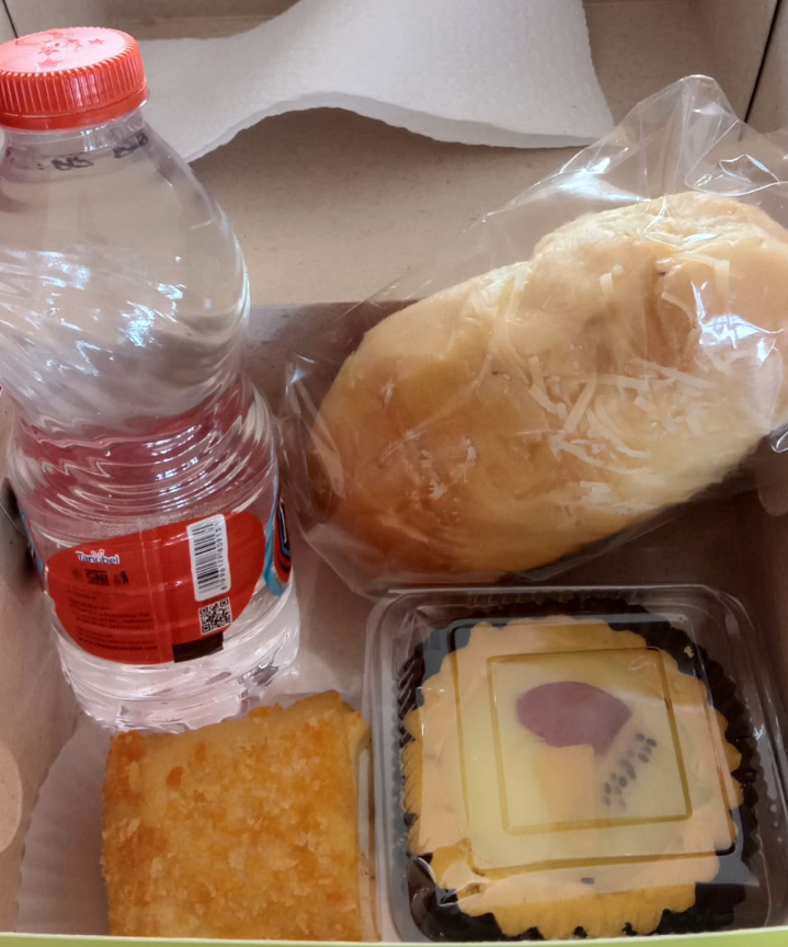 Snack Box Harian &quot;Kedai Jajan Uyuy&quot;