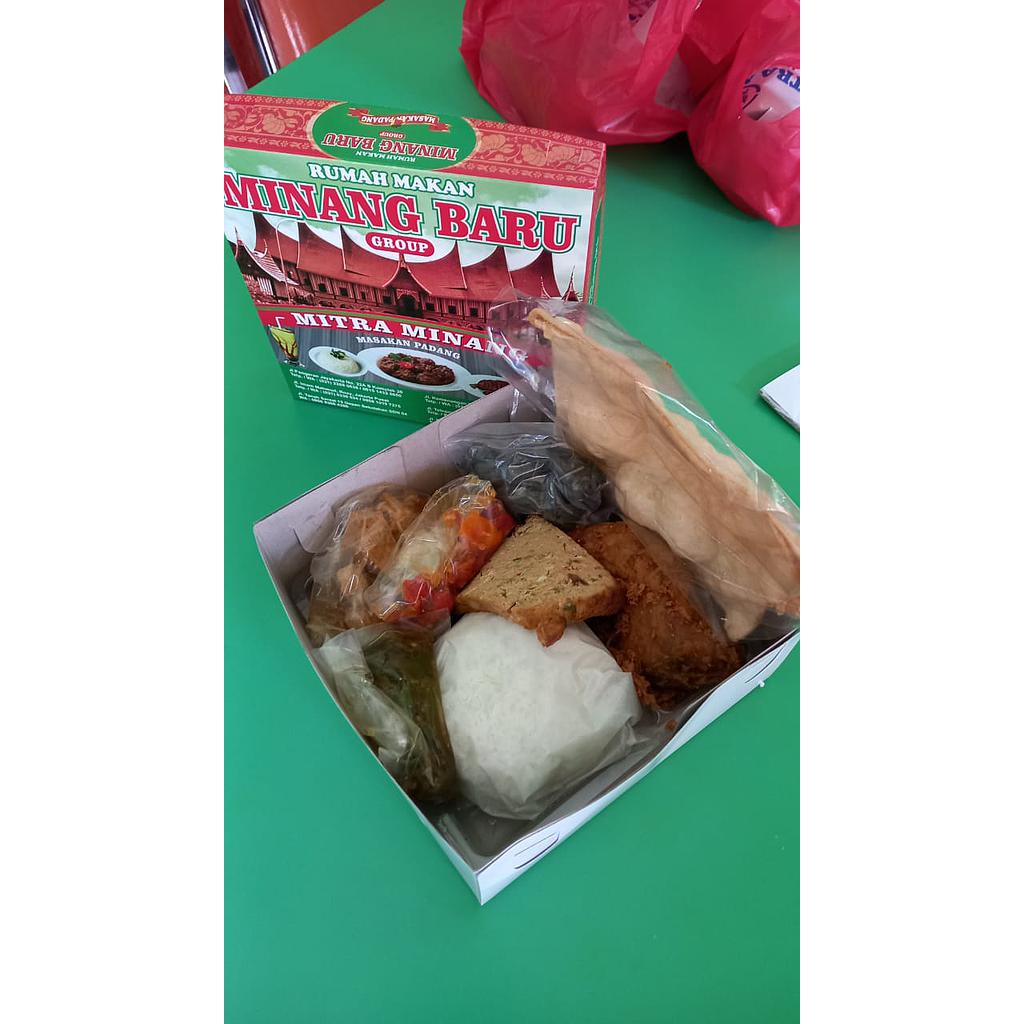 Paket Nasi Box Ayam Goreng + Telor Dadar