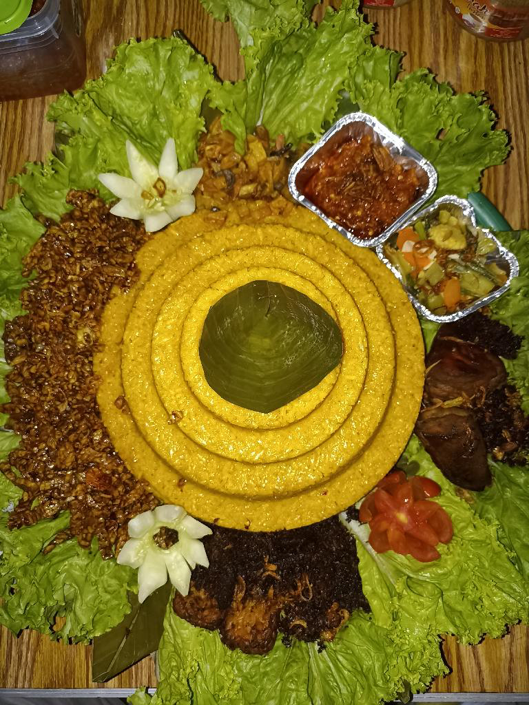 Paket Tumpengan Marez porsi 5 orang