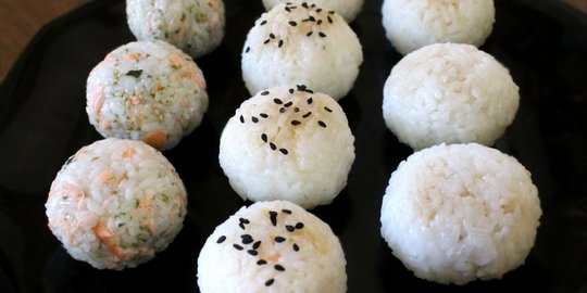 Nasi Kepal Telur