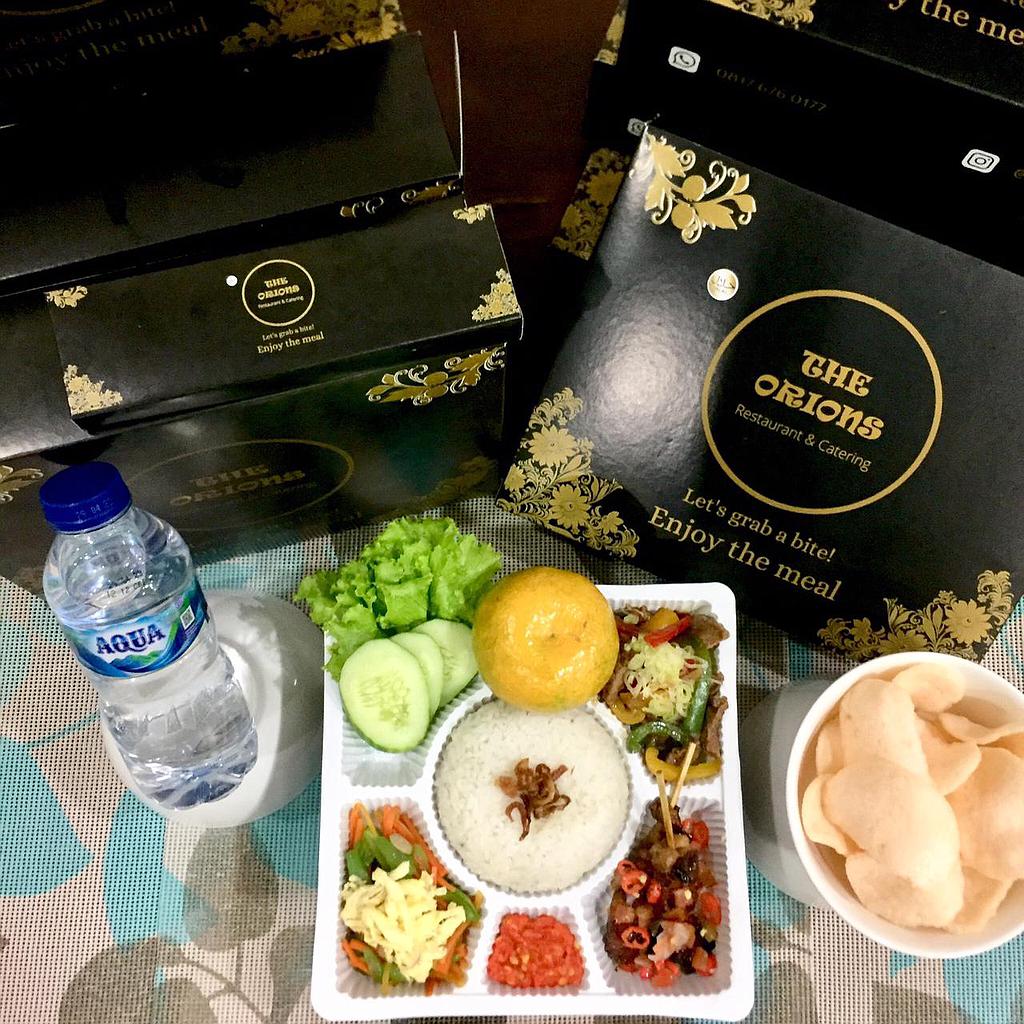 PAKET NASI DAN SNACK 